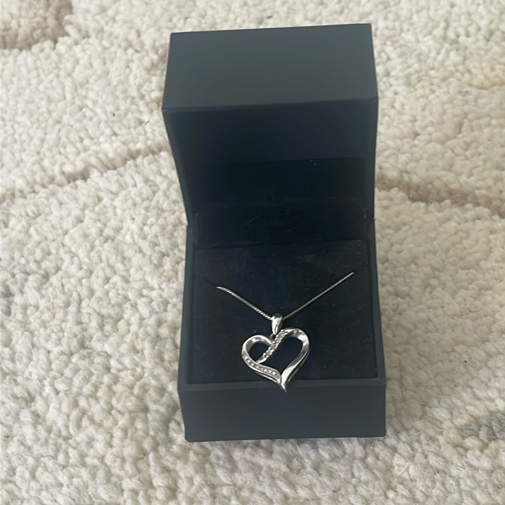 Kay jewelers heart necklace